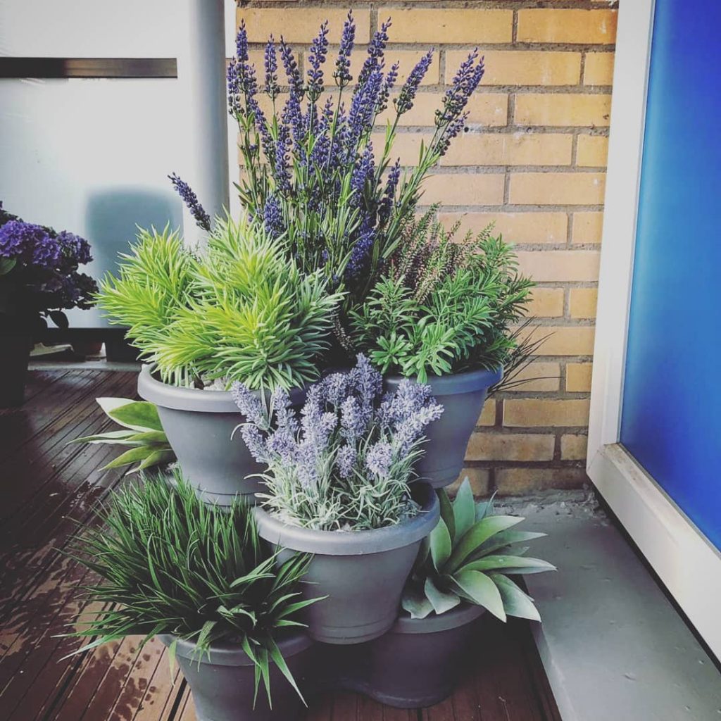 Selectie van kunstplanten voor buiten inclusief bloeiende varianten en groene planten