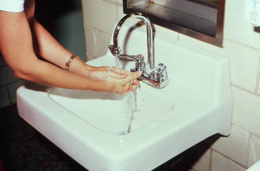 Aqualax alkalische waterfilter systeem met viertraps filtratie voor het beste drinkwater zonder zware metalen