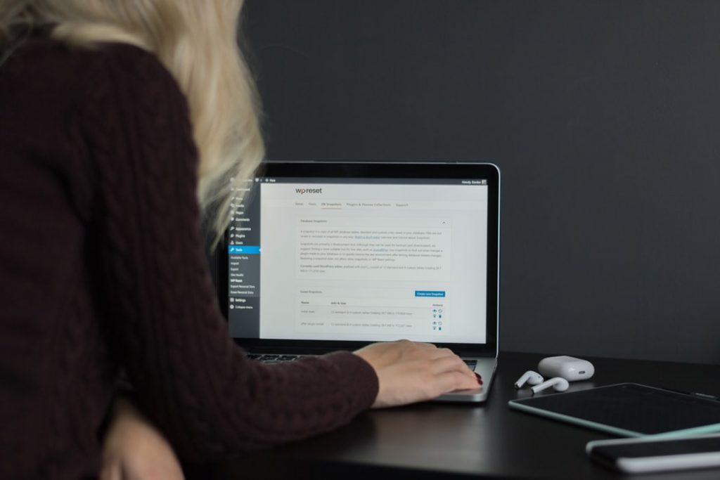Professioneel ontwerp van een nieuwe website laten maken met technische optimalisatie en doelgroepgerichte marketing strategi