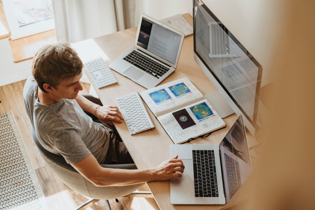 Professionele communicatie ter versterking van klantrelaties in bedrijfsomgeving