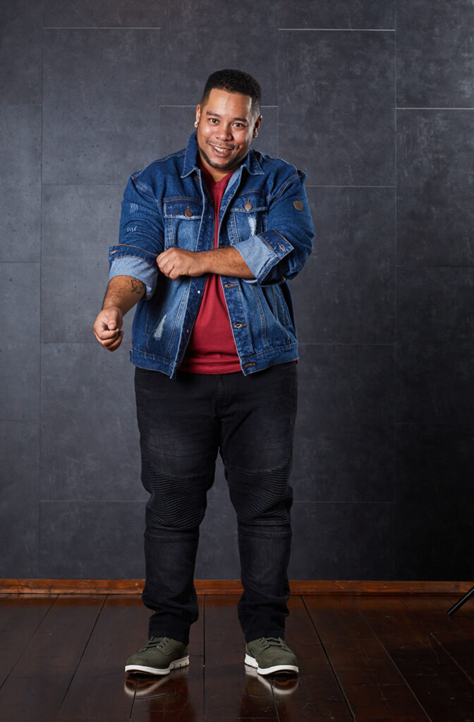Trendy jeans jackets in grote maat voor heren - klassieke denim jas in zwart en blauw