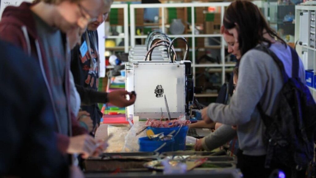 DOON hackathon: studenten en professionals werken samen aan een challenge over een maatschappelijke uitdaging