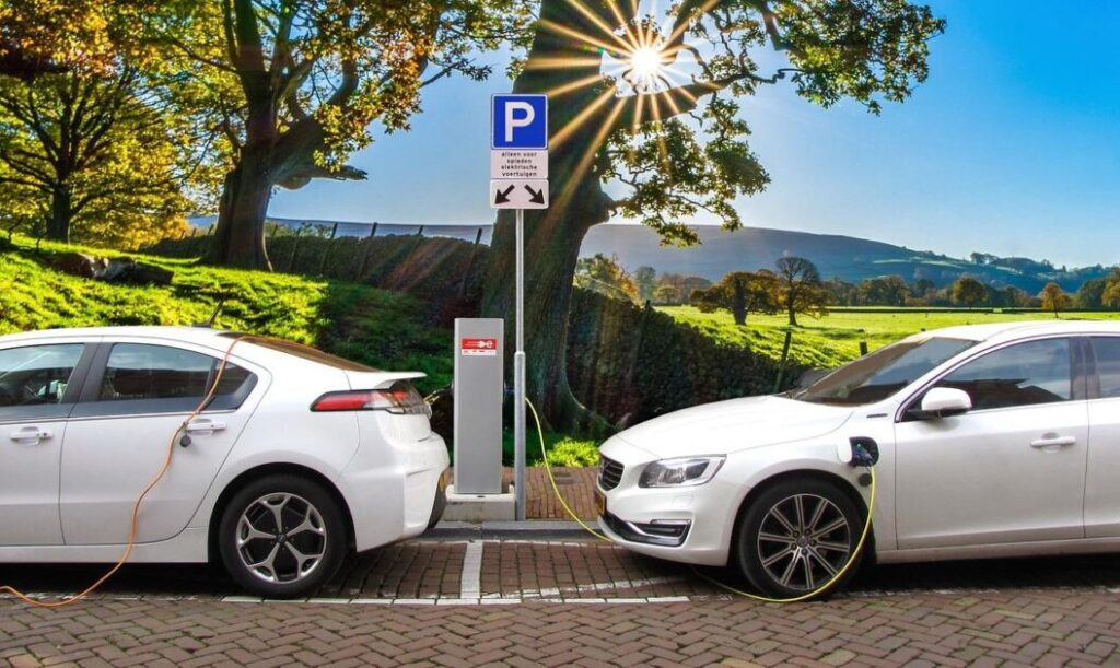 Mobiele laadpalen huren voor flexibele laadinfrastructuur op evenementen en bedrijfslocaties met duurzame EV-oplossingen