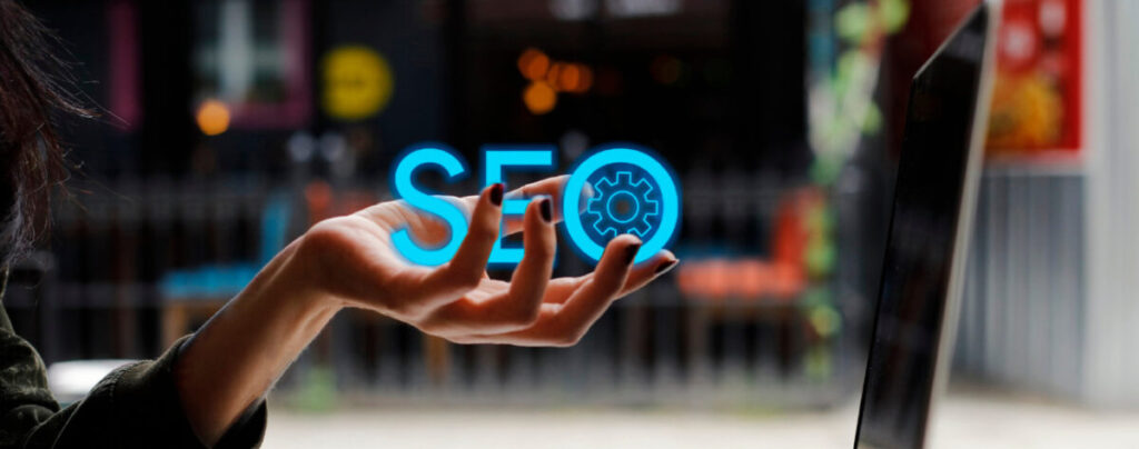 Infographic over SEO-strategie componenten: zoekwoorden, content, technische optimalisatie en sociale media voor meer website