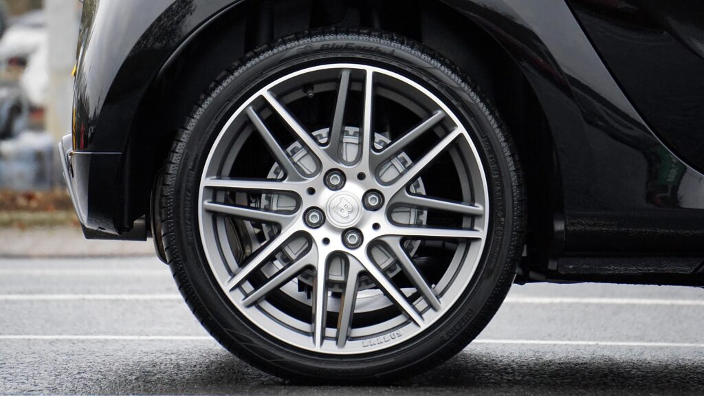 BandenService Lochem specialist voor professioneel autobanden monteren en bandenwisseling met expertise
