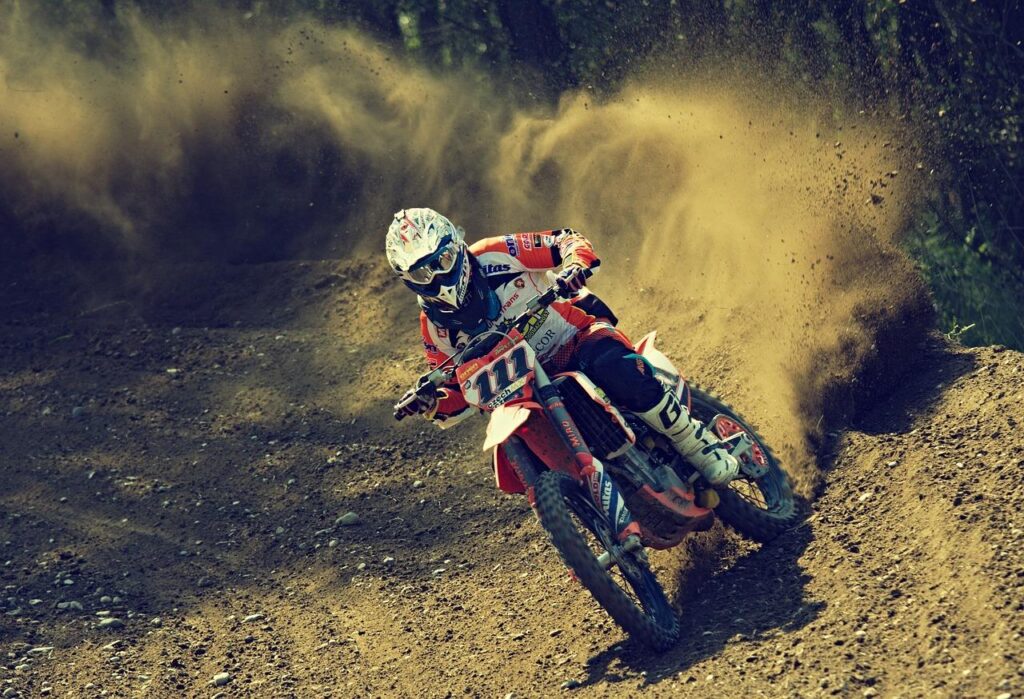 Professionele cilinderreparatie voor crossmotoren met precisieapparatuur en kwaliteitscontrole