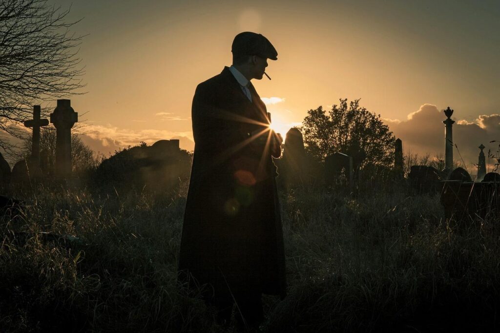 Peaky Blinders hoed in klassieke Britse stijl, symbool van elegantie en geschiedenis uit het vroege 20e-eeuwse Birmingham