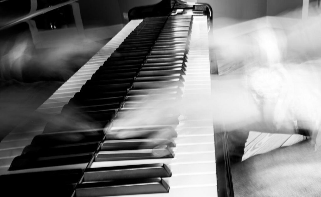 Roland elektrische piano met gepatenteerde SuperNATURAL-geluidstechnologie en Ivory Feel-toetsenbord voor authentieke speeler