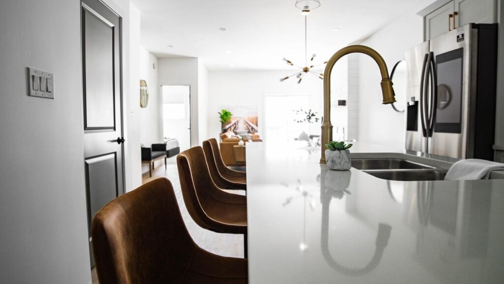 Moderne designstoel die de essentie van stijlvol zitten uitstraalt met ergonomisch design en elegant uiterlijk
