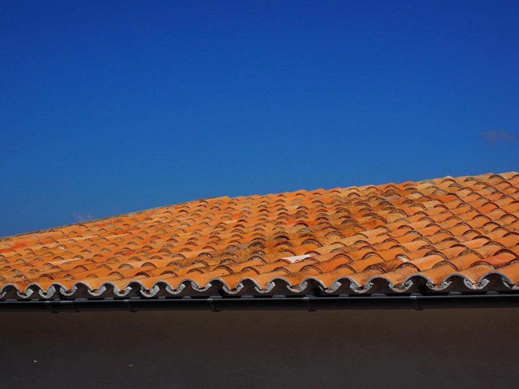 Sandwichpanelen structuur met twee metalen platen en isolerende kern voor efficiënte en duurzame bouw