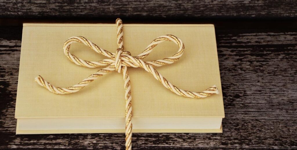 Voorbeelden van gepersonaliseerde relatiegeschenken met bedrijfslogo's voor merkversterking