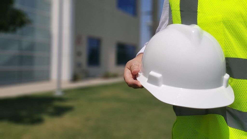 Afzetpaaltjes voor veiligheid bedrijf - structurele ondersteuning buitenmuren met beton en staal