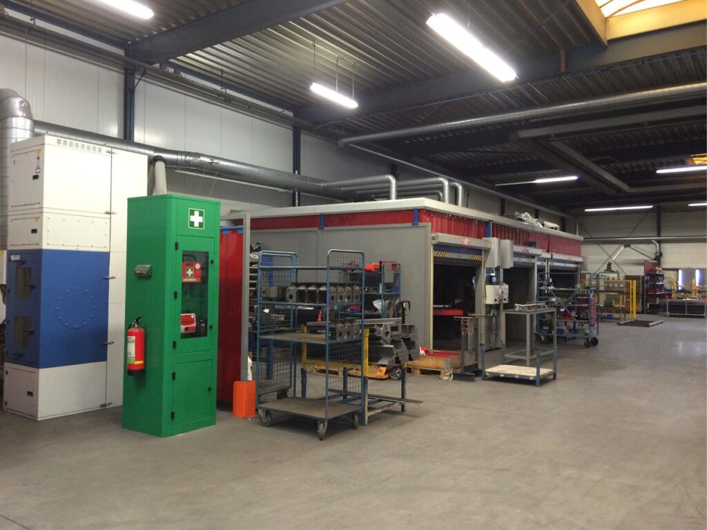 Lemtech afzuiginstallatie voor efficiënt energie besparen in industriële werkomgeving met mobiele afzuigoplossing