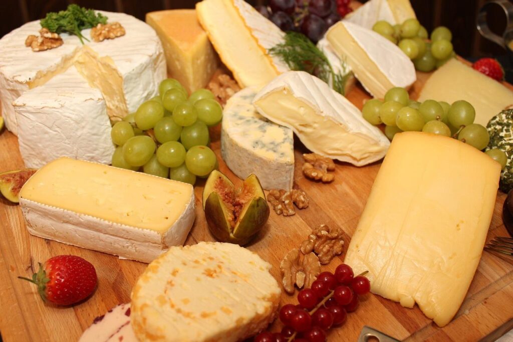 Borrelbox bestellen met ambachtelijke kaas, vleeswaren en borrelhapjes van Foodandwood.nl
