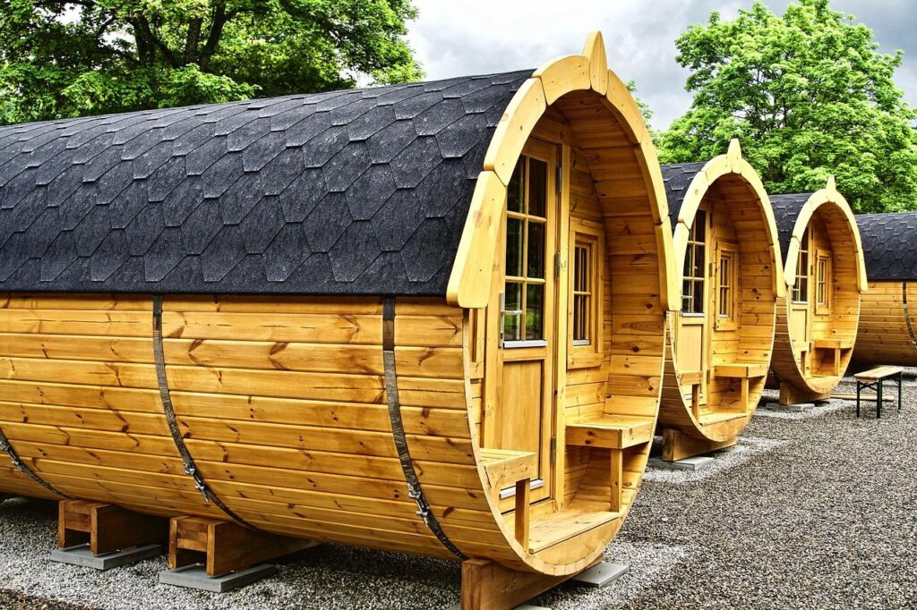 Onderhoudschecklist voor tiny house op wielen met aandacht voor onderstel, banden, isolatie en waterhuishouding