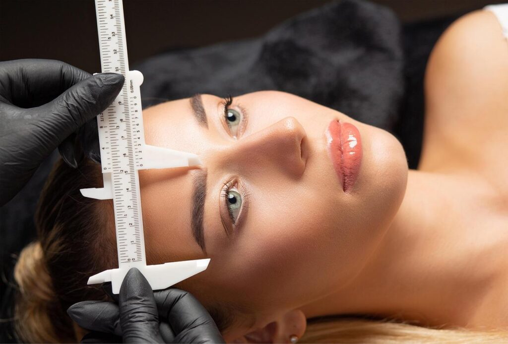 Powder brows resultaat in Rotterdam - perfecte, zachte wenkbrauwen met poedereffect