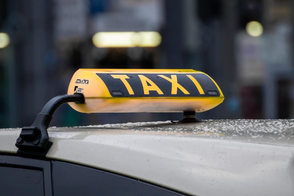 Betrouwbaar zorgvervoer in Doetinchem met professionele chauffeur en comfortabele taxi voor mensen met medische behoeften